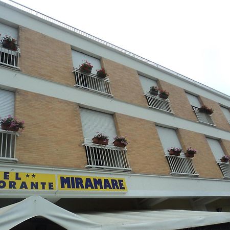 Hotel Ristorante Miramare 페자로 외부 사진