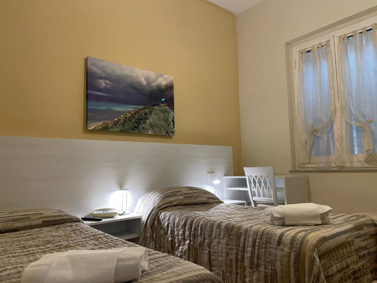 Hotel Ristorante Miramare 페자로 외부 사진